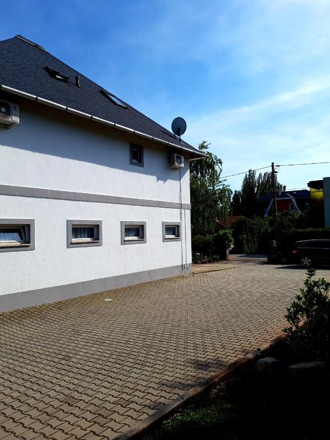 לינה וארוחת בוקר באלאטונפורד Margret Haus מראה חיצוני תמונה