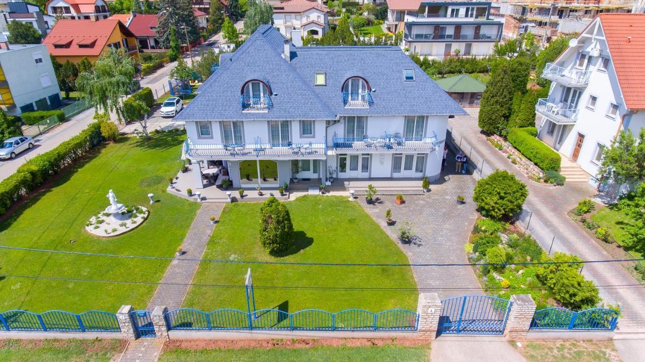 לינה וארוחת בוקר באלאטונפורד Margret Haus מראה חיצוני תמונה