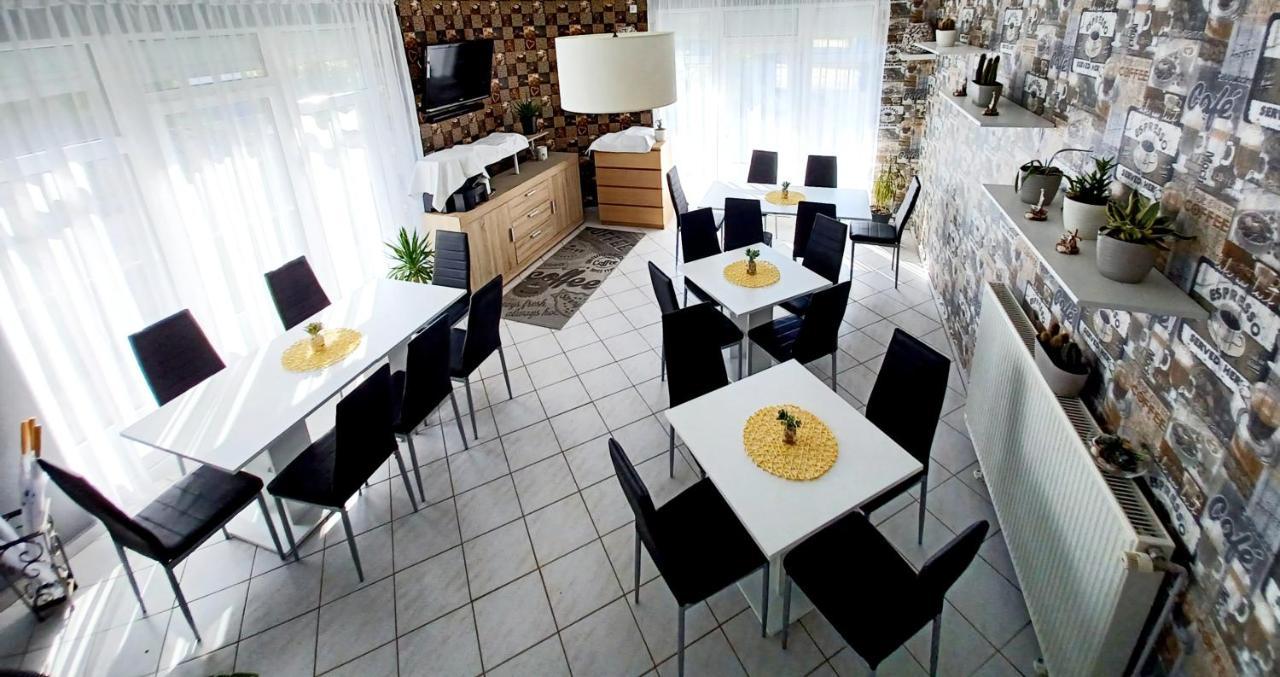 לינה וארוחת בוקר באלאטונפורד Margret Haus מראה חיצוני תמונה