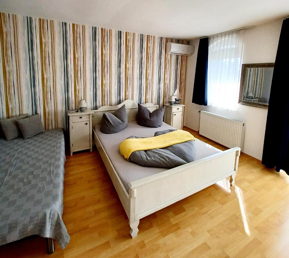 לינה וארוחת בוקר באלאטונפורד Margret Haus מראה חיצוני תמונה