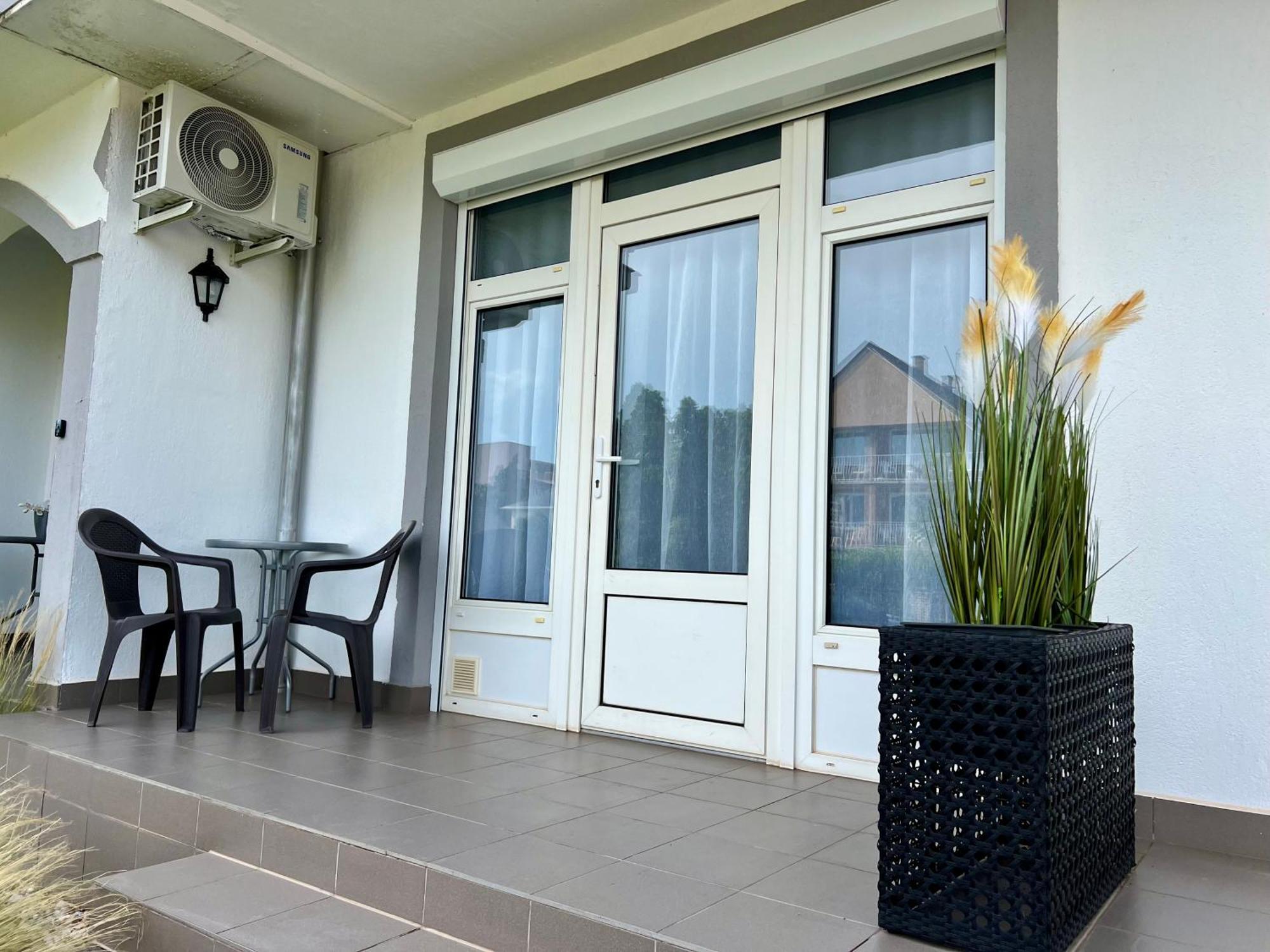 לינה וארוחת בוקר באלאטונפורד Margret Haus מראה חיצוני תמונה